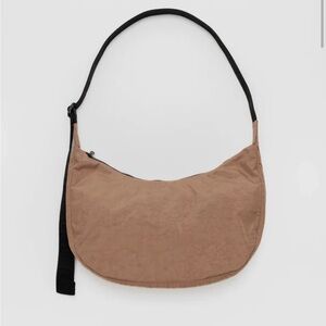 Baggu Medium Crescent Bag in Taupe